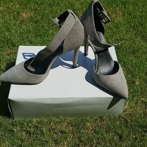 Jessica Simpson heels